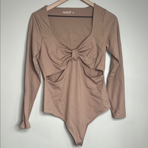 Abercrombie and Fitch Soft A&F Collection Tan Long Sleeve Bodysuit Large - Picture 1 of 5